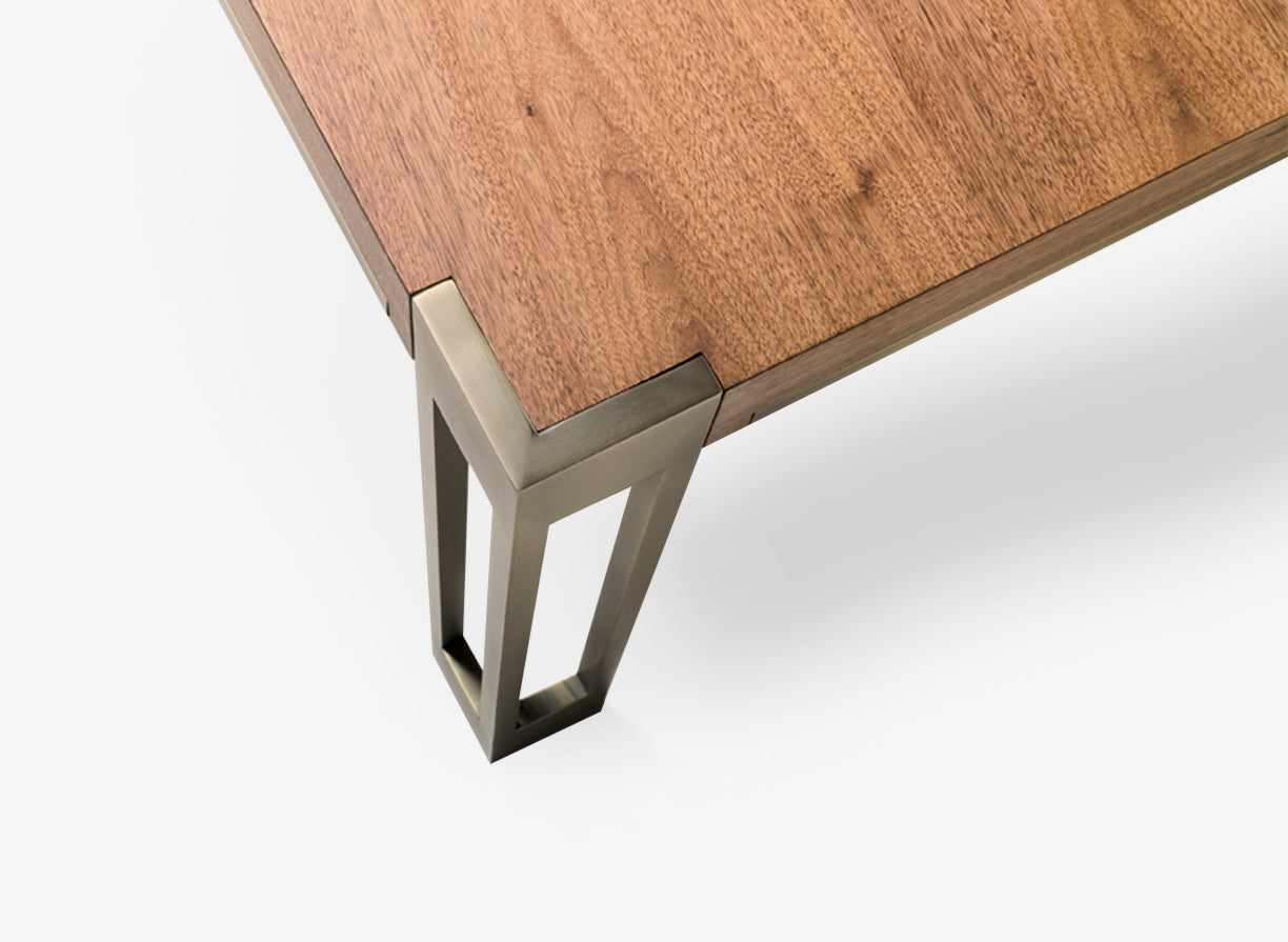 Bruce dining table