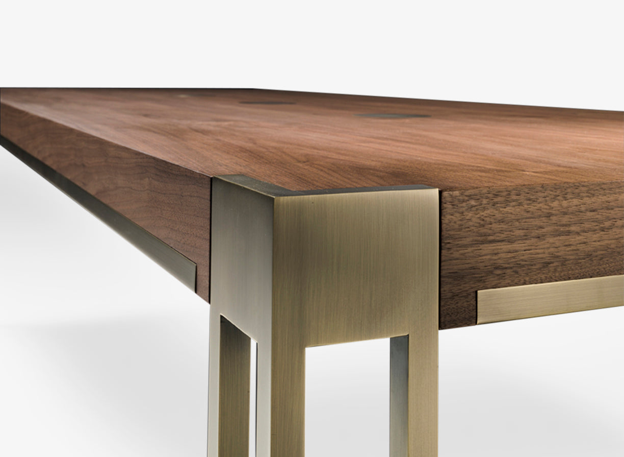Bruce dining table