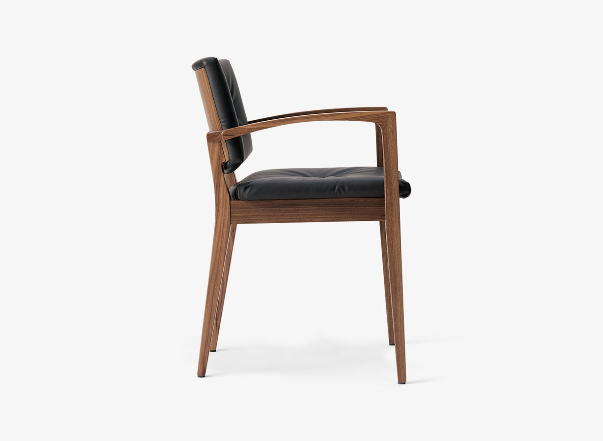 Eileen Armchair 7C01