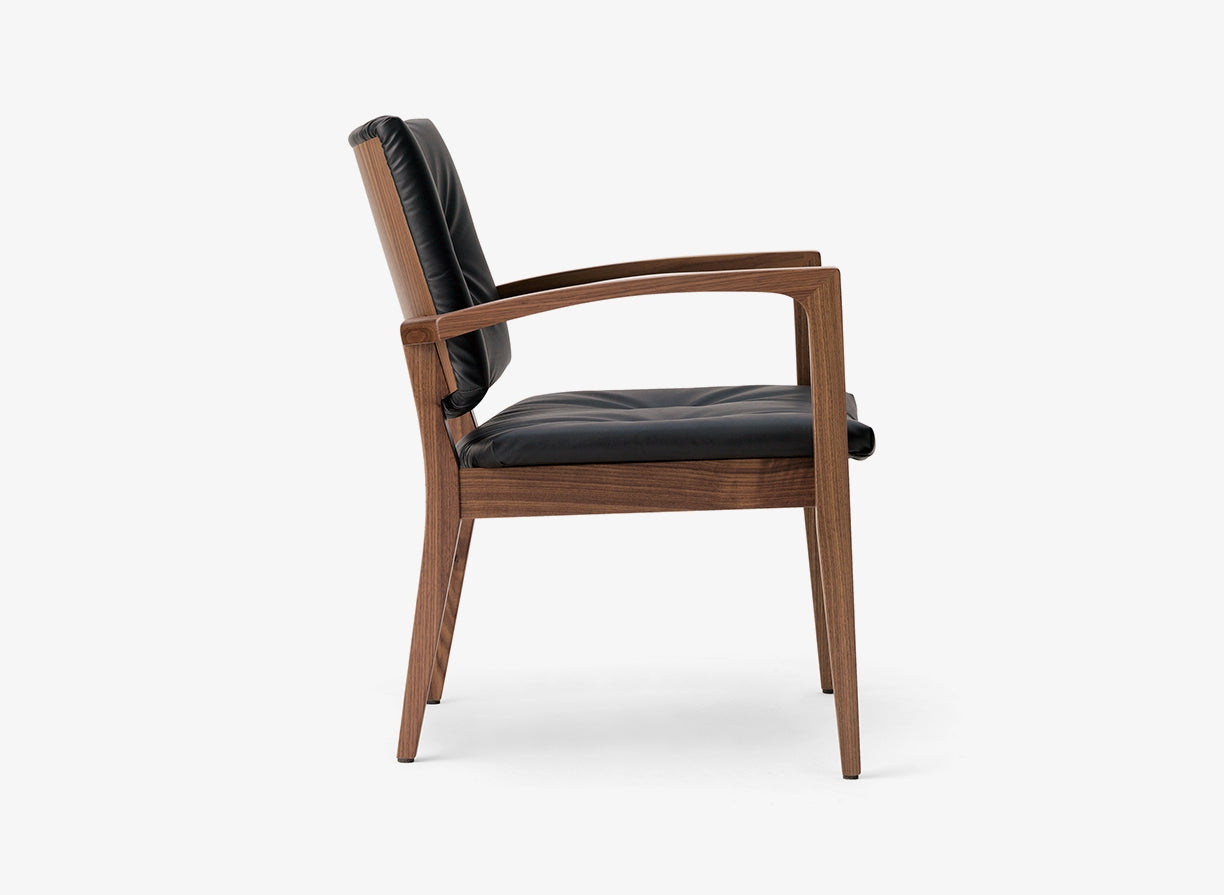 Eileen Lounge chair 7C05