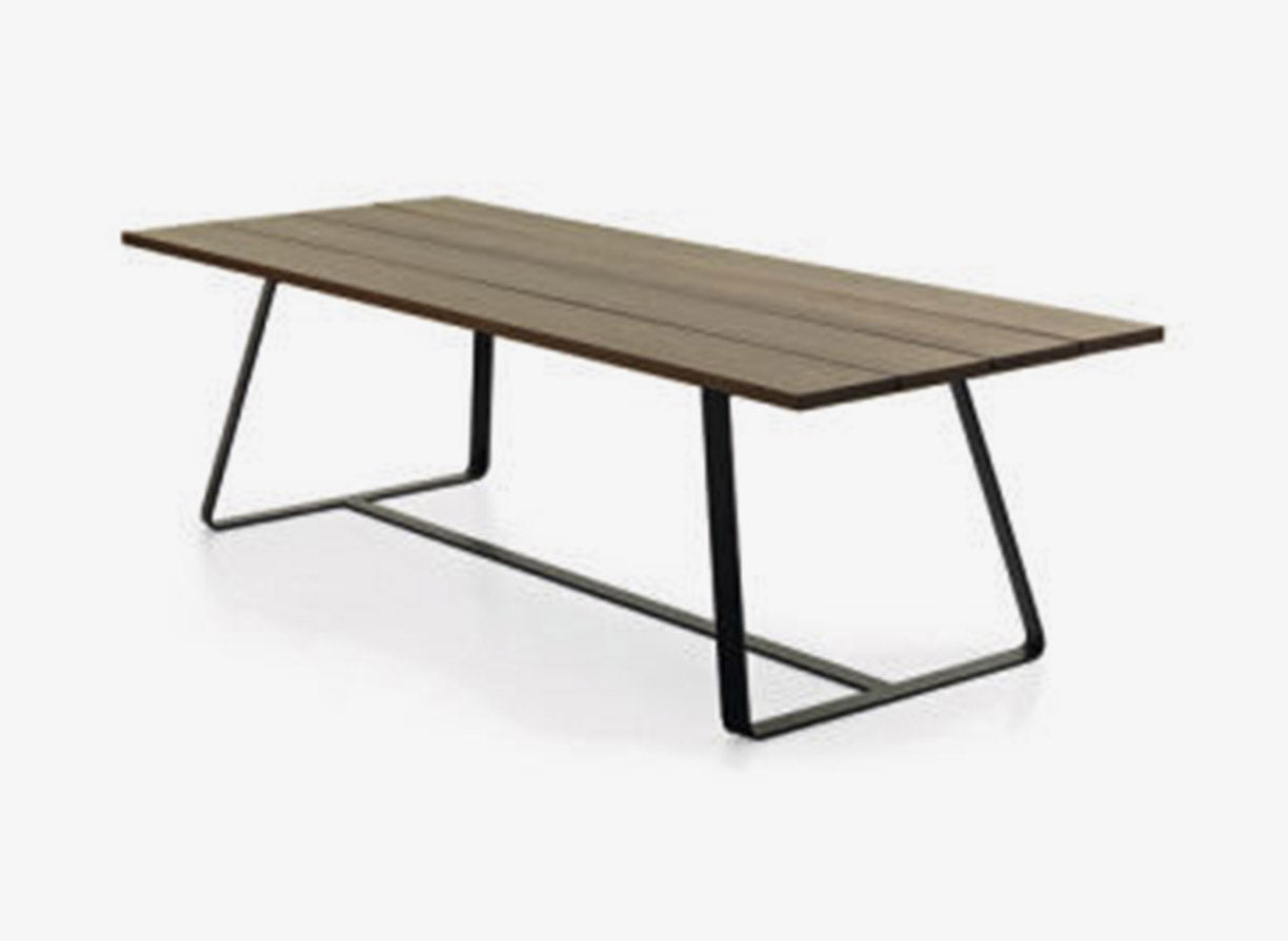 Kolonaki Table