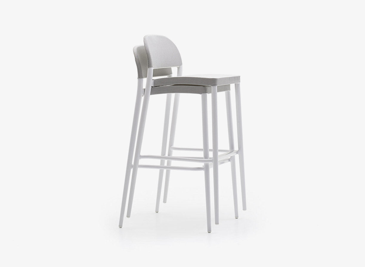 Saia Barstool