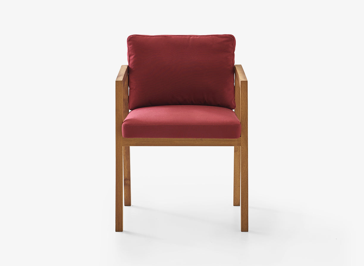 Svelte armchair