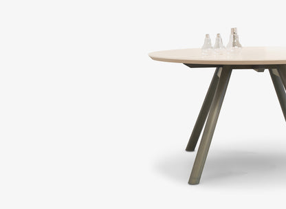 AKY Square dining table
