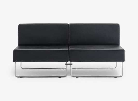 Host Lounge 790